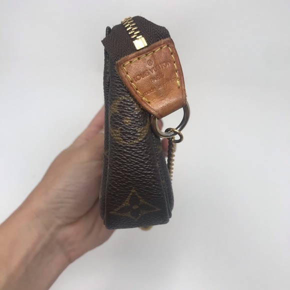 Monogram Louis Vuitton mini pochette accessories - Picture 15 of 16